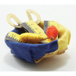 BASKET W/THREAD, SCISSORS