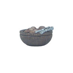 WOOD BOWL W/NUTS & CRACKER