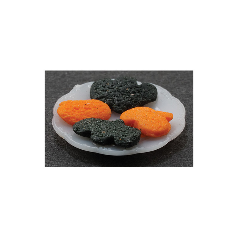 HALLOWEEN COOKIES ON PLATE