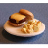 CHEESEBURGER PLATE W/CHIPS