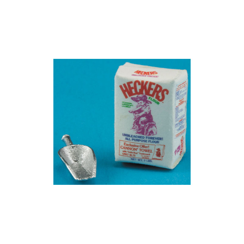 FLOUR W/SCOOP