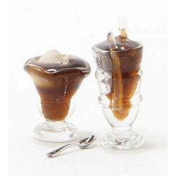 SODA & SUNDAE IN GLASS DISHES