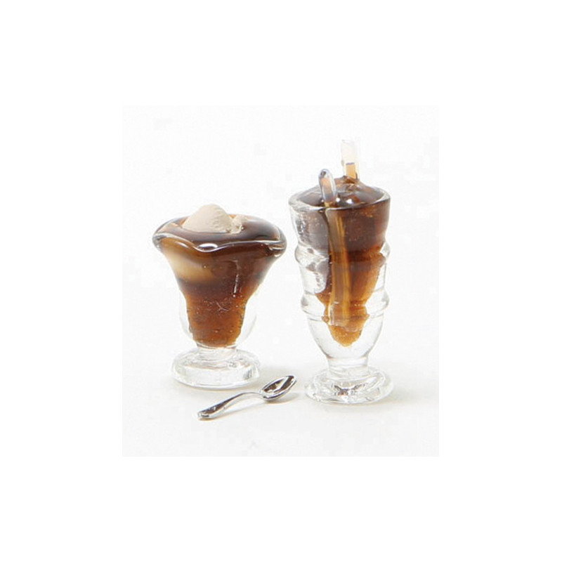 SODA & SUNDAE IN GLASS DISHES
