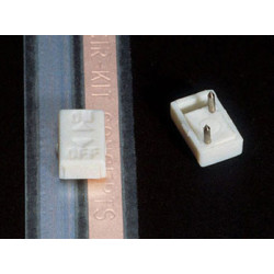 MINIATURE SLIDE SWITCH