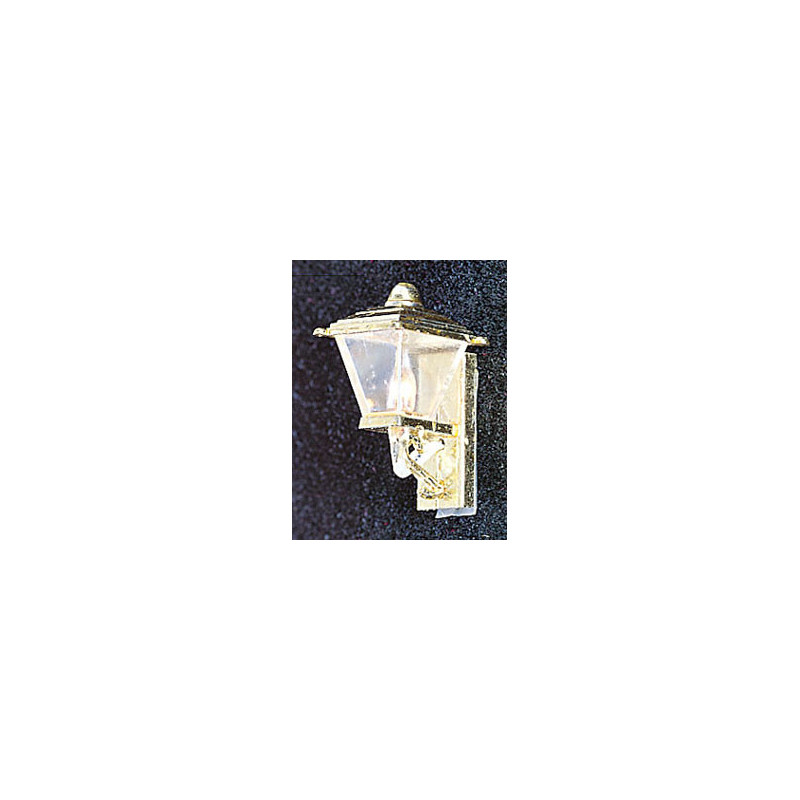 &MH629: GOLD COACH LAMP