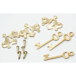 CHIPPENDALE KEY PLATE W/KEY&NAIL